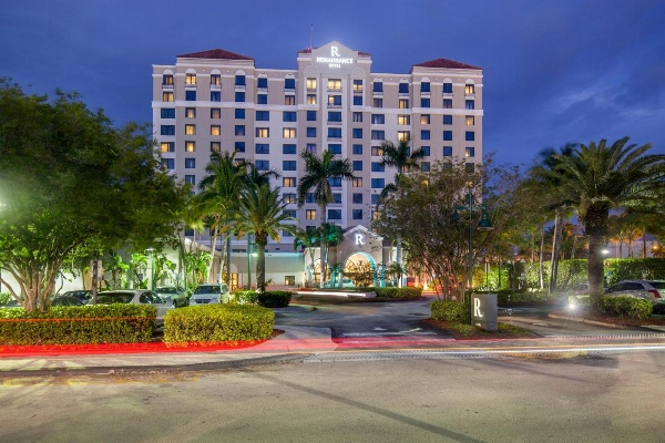 Renaissance by Marriott Fort Lauderdale Cruise Port Hotel image 2